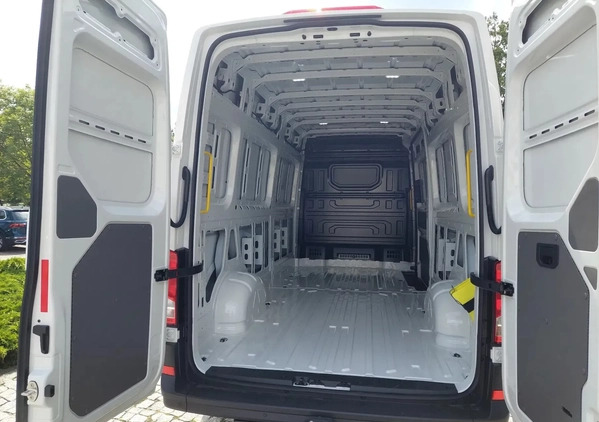 Volkswagen Crafter cena 177731 przebieg: 10, rok produkcji 2024 z Włoszczowa małe 92